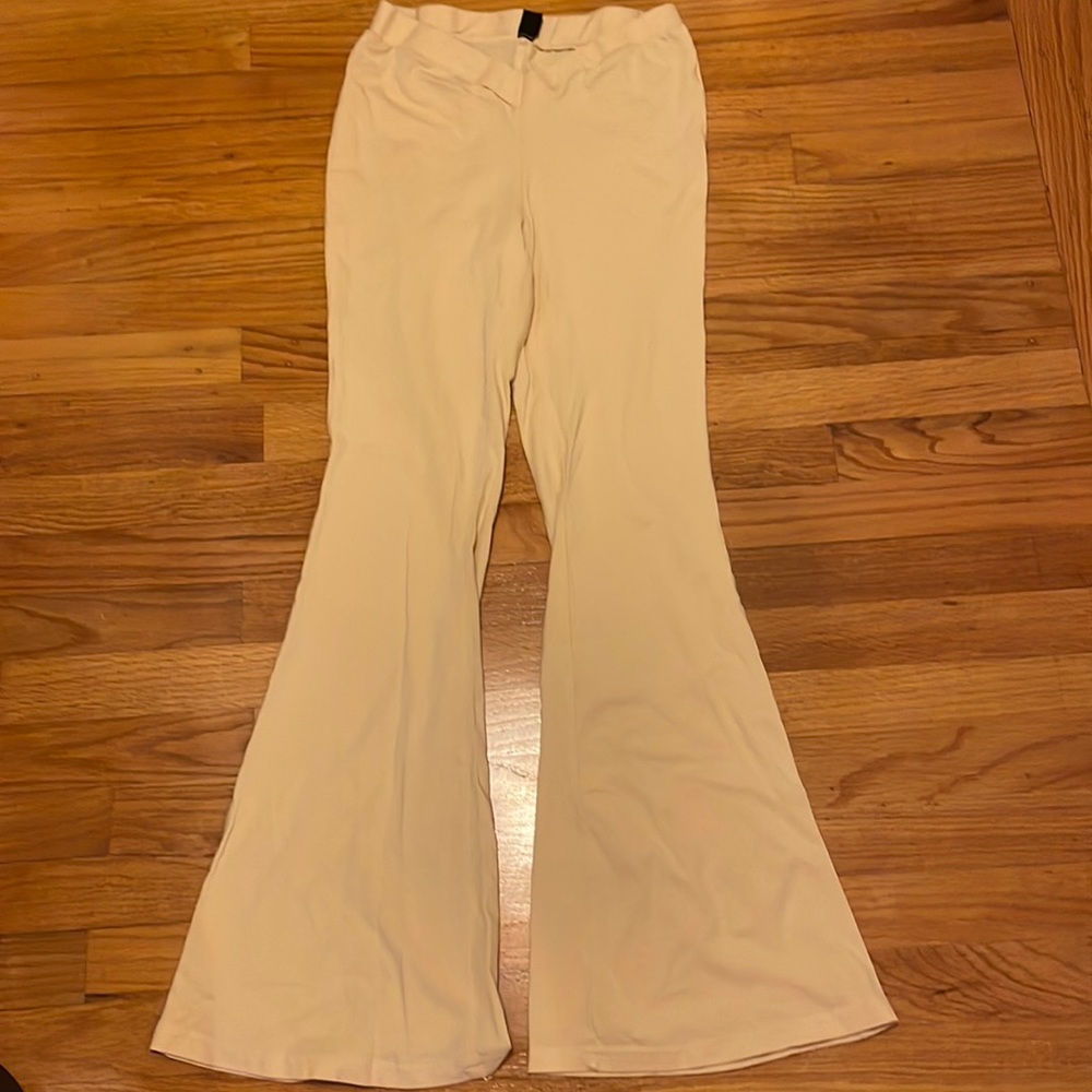 Yellow flared leggings